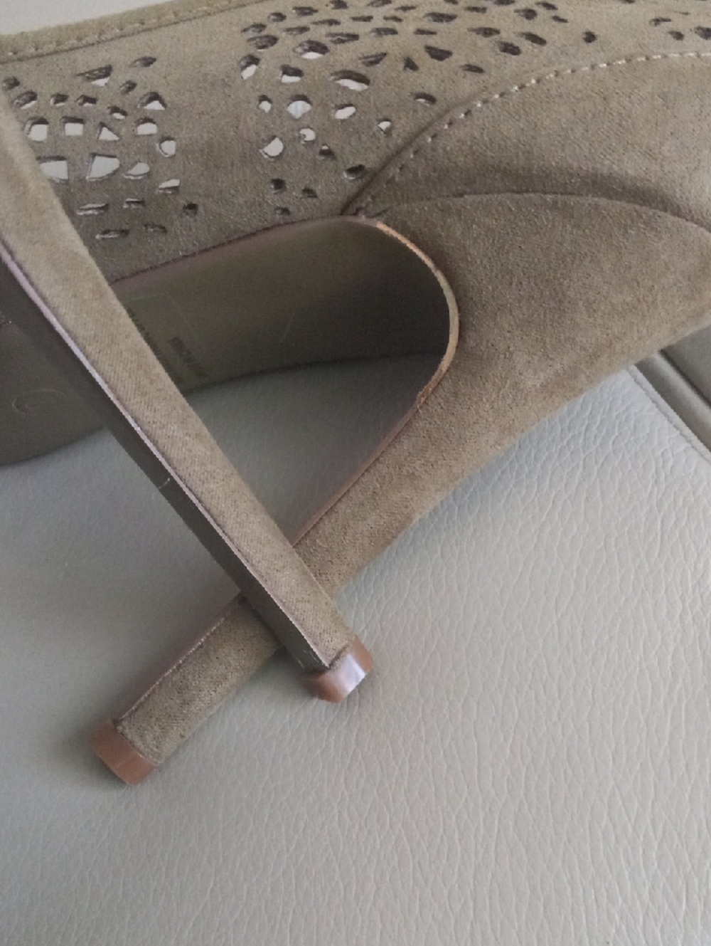 Cape Robbin Women's Olive Green Laser-Cut Pointed Toe Pumps Size 9M - Picture 9 of 17